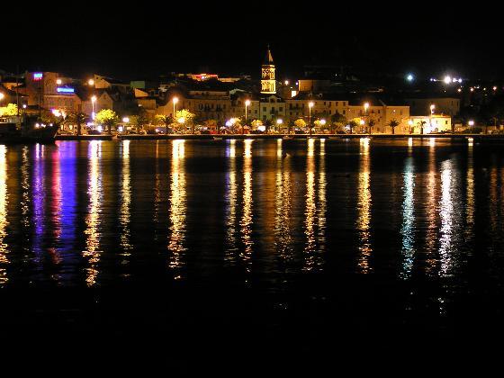 makarska-at-night.jpg